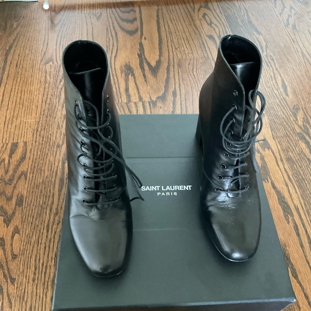 Ysl black size 8 Lace up , booties, mint condition